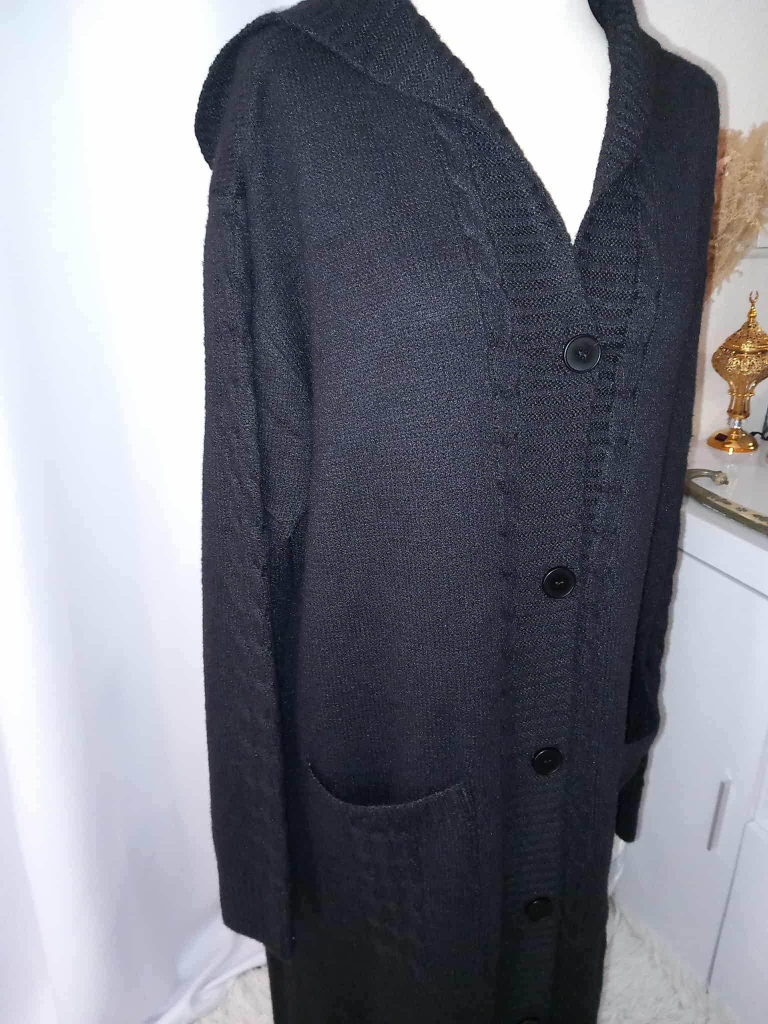 Gilet long noir en Maille avec Capuche et poches – Image 4