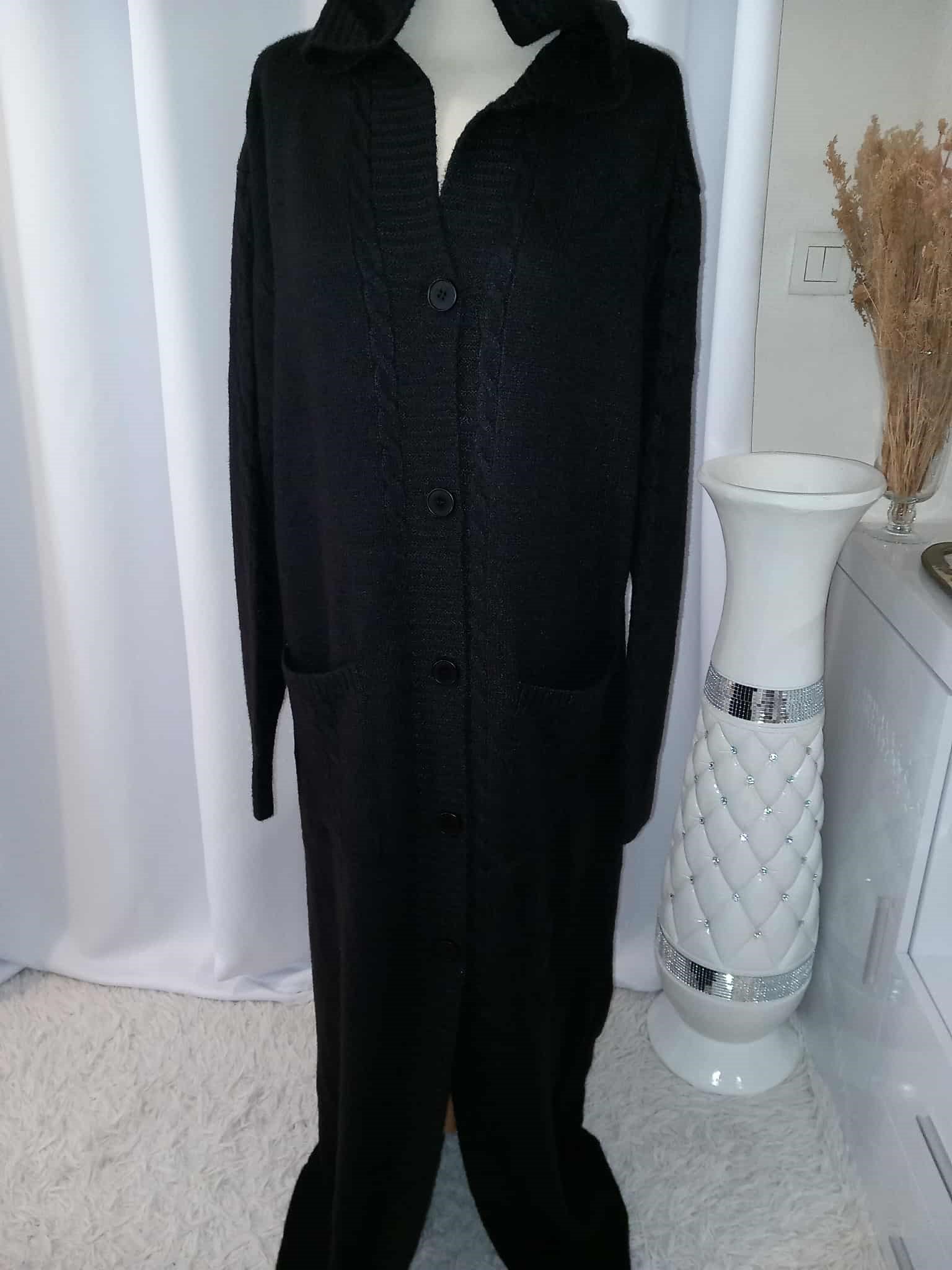 Gilet long noir en Maille avec Capuche et poches – Image 2