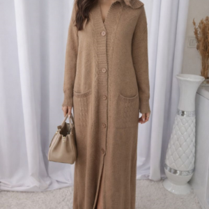 Gilet long femme à capuche – maille épaisse douce, style cocooning automne hiver Cardigan oversize boutonné – gilet long chaud avec poches, look chic et confortable