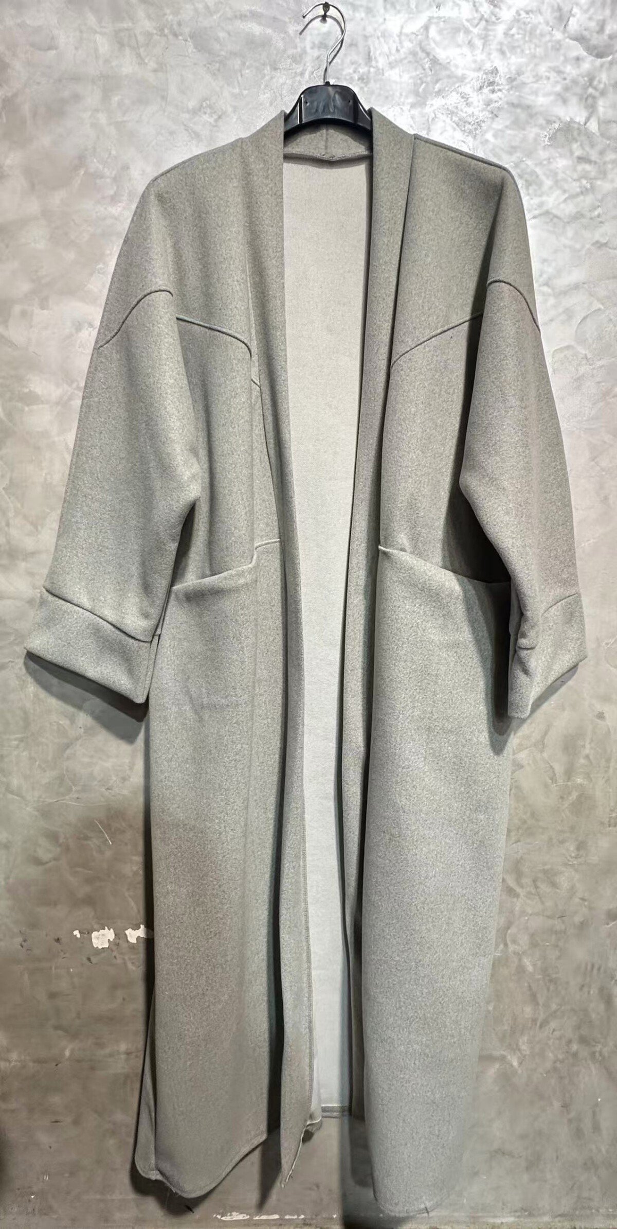 Manteau Long 142 cm Moderne – Gris Femme avec deux poches – Image 2